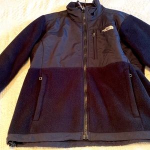 Woman’s North Face jacket black sized Large